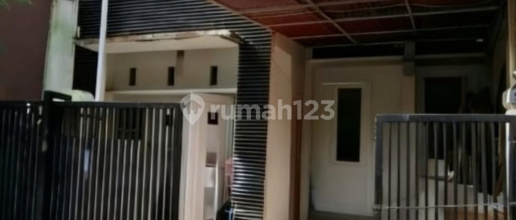 Scenic & Peaceful Environment in Pondok Kelapa Indah Complex, Ideal for Families. 1