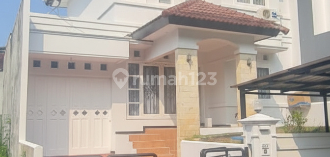 Ready-to-Live and Comfortable House in Candi Golf Semarang - 11135 1