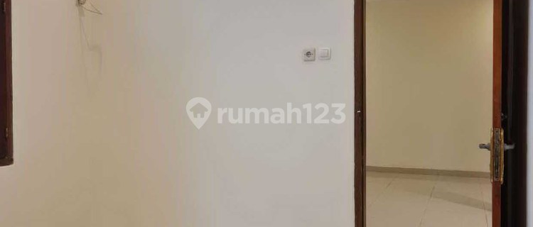 Disewakan Rumah Bagus 2 lantai Di Semarang Barat O9950 1