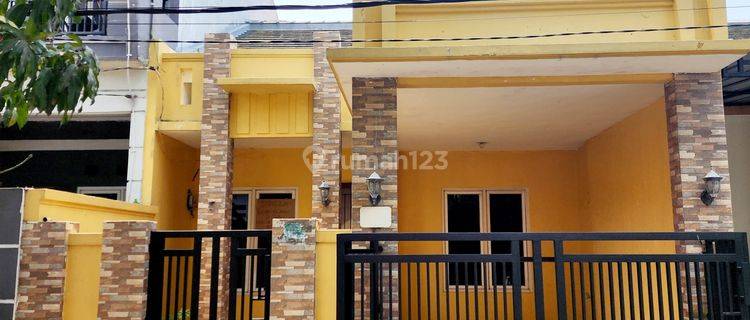 Dijual rumah cantik Cluster GREEN VILLAGE Telukjambe Karawang 

 1