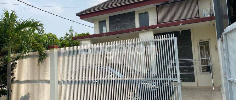 RUMAH 2 LANTAI DI GRIYA KEBRAON SIAP HUNI  1