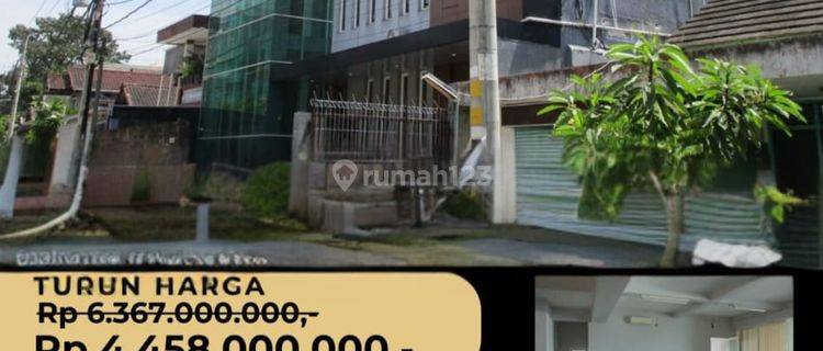 Gedung 3 Lantai di Kawasan Bisnis Caturtunggal 1