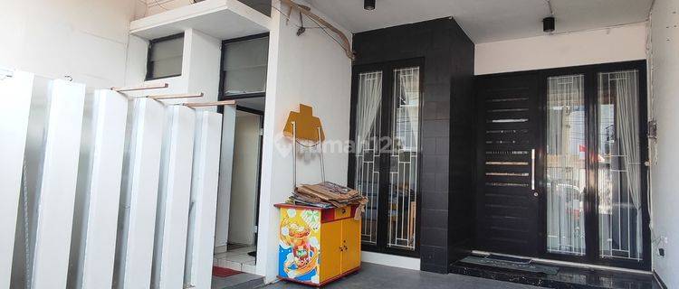 Disewakan Rumah Manyar Bangunan Minimalis Furnished Siap Pakai 1