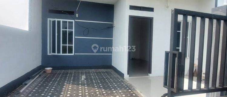 Rumah SHM 2 Lantai Dekat Mutiara Gading City  1