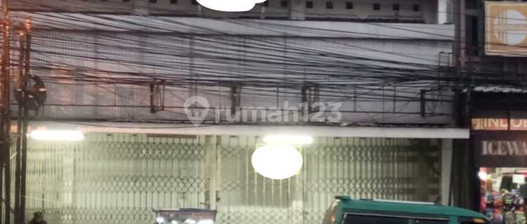 For rent: former Alfamart shop house on the main road in Rancaekek, two-way traffic. 1