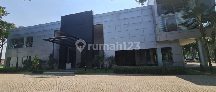 Gedung Serba Guna di Samping Jalan Raya Style Minimalis Modern 1