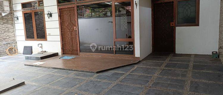 Disewakan Rumah Asri Di Dalam Cluster Di Batununggal 1