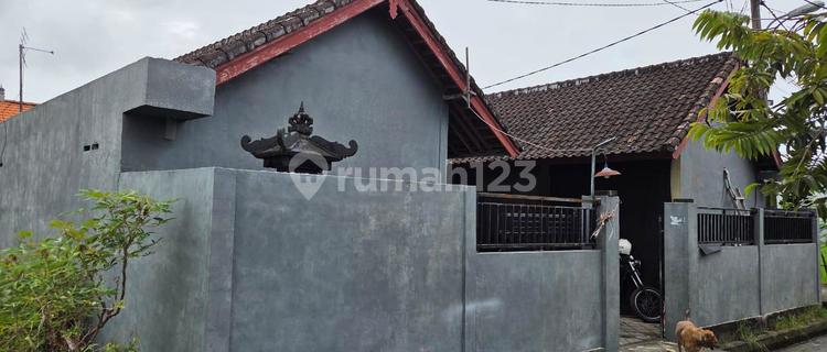 Furnished Room for Sale Location: Penatih 1