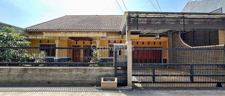 Rumah 2 Lantai Bagus Semi Furnished SHM di Jln Arcamanik Kota Bandung, Bandung 1