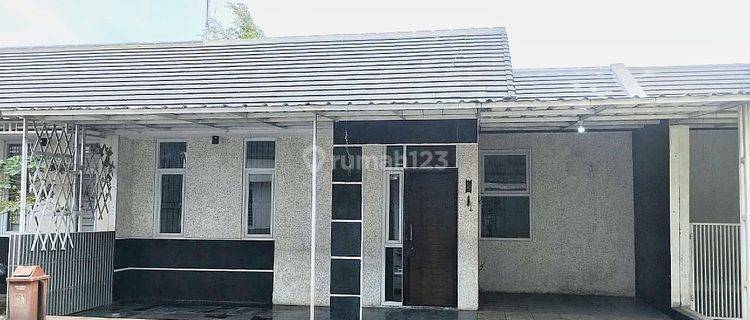 Rumah Bagus Unfurnished SHM di Buah Batu, Bandung 1