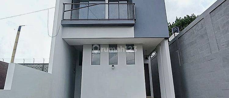 Rumah 2 Lantai Baru Unfurnished SHM di Setiabudi, Bandung 1