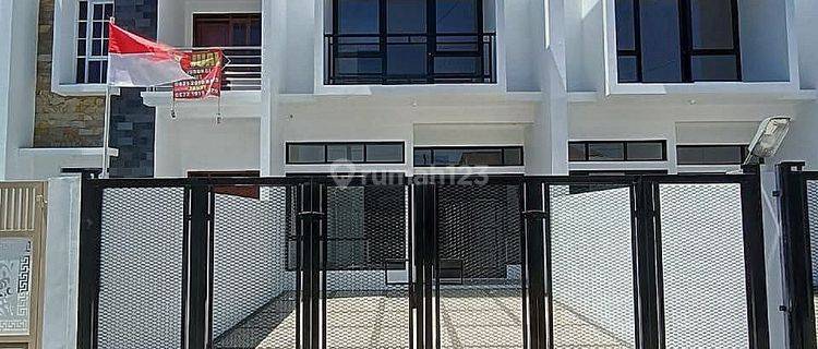 Rumah 2 Lantai Baru Unfurnished SHM di Arcamanik Cisaranten, Bandung 1