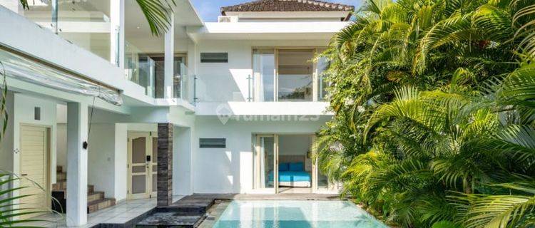 Leasehold Villa Premium Area Seminyak 1