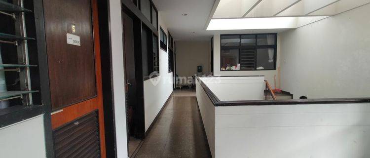 Rumah Luas Dan Besar di Pusat Kota di Dago Bandung 1