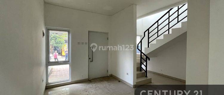 Rumah 2 Lantai Bagus Di Familia Urban Cluster Dharmawangsa S7218 1