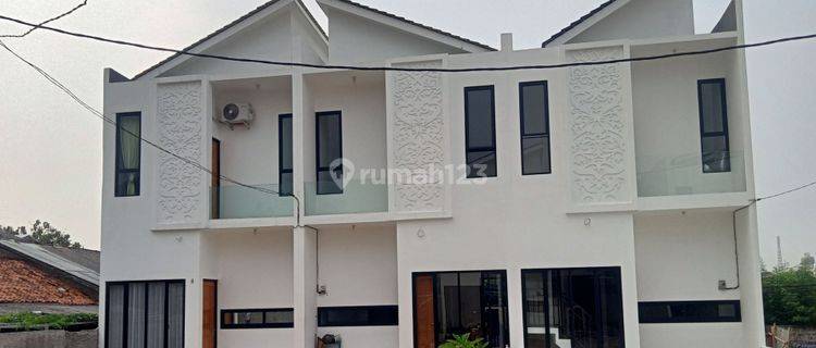 Awal Bulan Ceria Rumah Clasik 2 Lantai Super Murah  1