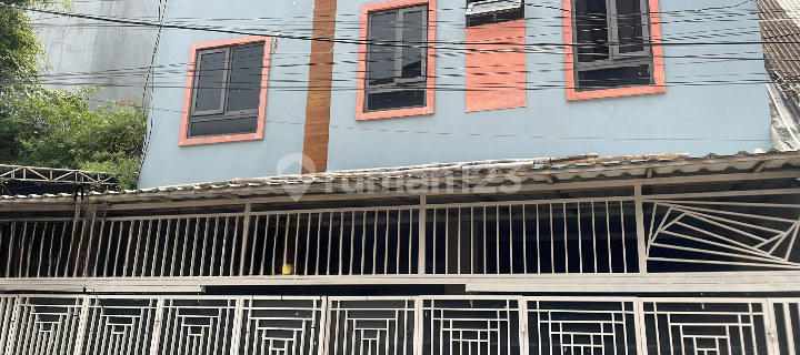 Kost 3 floors, 32+1BR, SHM, Kebon Manggis, Matraman, East Jakarta (j.c2) 1