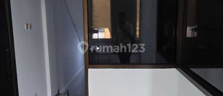 Cempaka Mas 3-Storey Shop House, Neat and Ready to Occupy, Suitable for Office Use 1