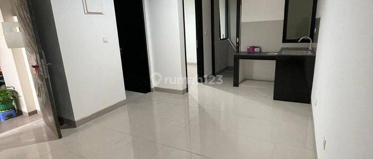 Disewa Green Royal Condo House 2 BR, Jakarta Barat 1