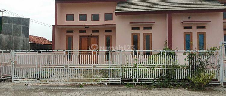 Rumah Bagus di Jl Sitameang Viii Kelurahan Sutawinangun Kec Kedawung Kab Cirebon, Cirebon 1