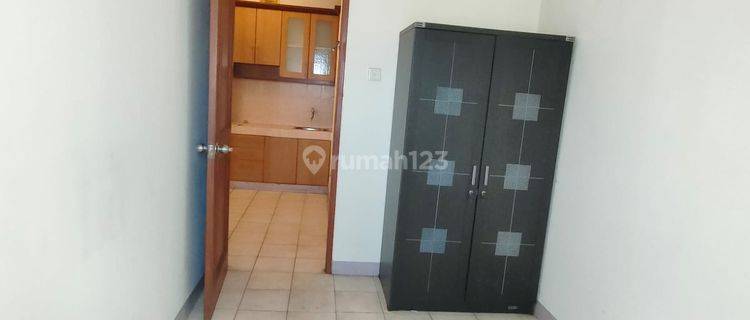 Disewakan Apartment Gajah Mada 2KT Semi Furnished 1
