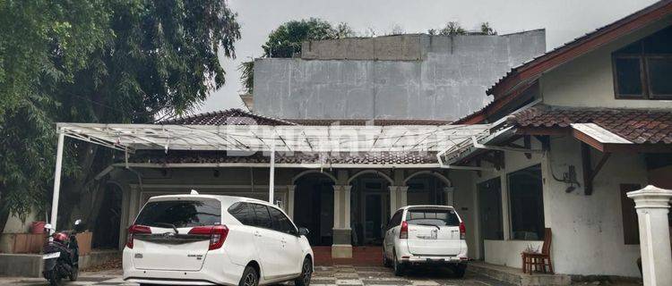 RUMAH DI KEBON KACANG, JAKARTA PUSAT  1