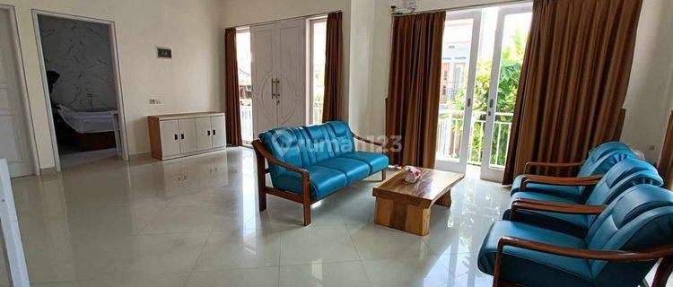 Rumah Semi Villa 2 Lantai Bagus Area Panjer  1