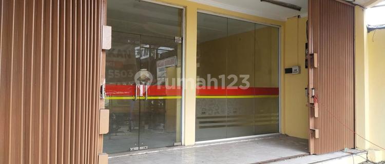 Ready-to-Use Shop House in Tangerang for Quick Sale 1