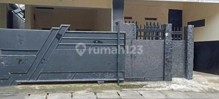 2-Story House 170M2 + 2 Rental Units in Kampung Melayu, Tebet, SHM 1