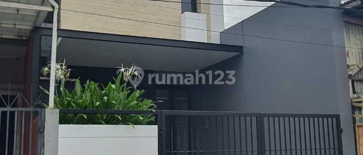 Rumah 3 Lantai Luas di Ratu Asia Baru - Dekat Taman Ratu Indah, SHM 1