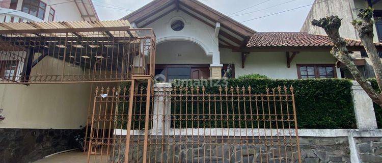 Dijual Rumah Bagus Siap Huni di Cigadung, Bandung 1