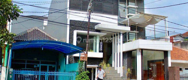 Dijual Rumah Kantor Multi Fungsi Di Tengah Kota 1