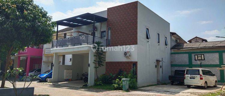 Rumah Posisi Kuldesak Siap Huni Semi Furnish di Bintaro 1