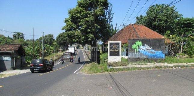 Land for sale located on the edge of the main road in Medewi Jembrana 1