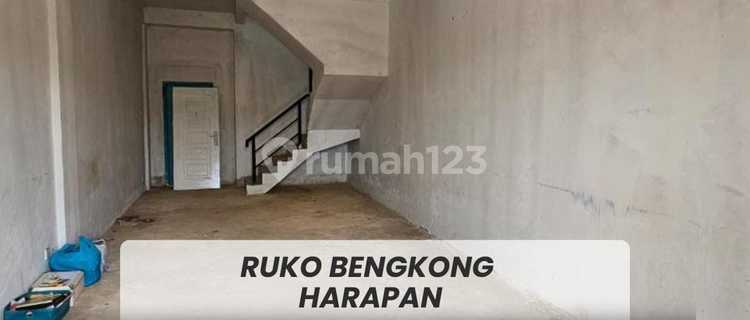 For Rent: Three-Story Shop House in Bengkong Harapan 1
