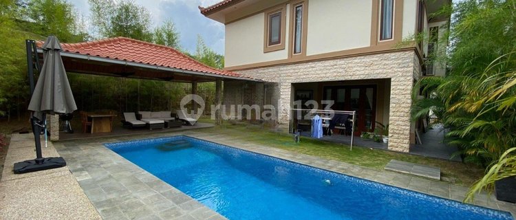 Disewakan Rumah Mewah Ada Kolam Renang Divilla Panbil 1