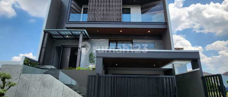 Modern Minimalist Luxury Waterfront House in Citraland 1