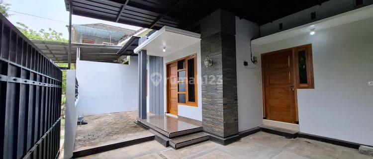 RUMAH 2 LANTAI SIAP HUNI 4 KAMAR DI TENGAH KOTA WATES 1