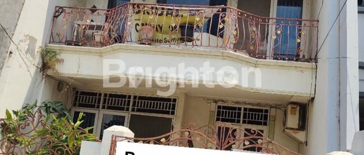 RUMAH DUA SETENGAH LANTAI SIAP HUNI NYAMAN DAN AMAN SUNTER JAKARTA UTARA 1