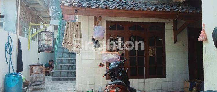 RUMAH TINGGAL SATU SETENGAH LANTAI LOKASINYA DEKAT AKSES JALAN TANJUNG PRIUK  JAKARTA UTARA 1