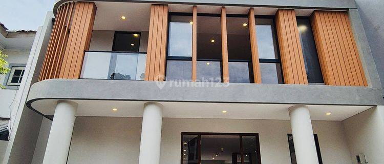 Dijual Rumah Mewah 2 Lantai, Dibangun Dengan Konsep Kekinian di Legenda Wisata 1