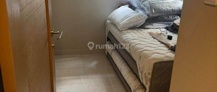 Apt Taman Anggrek Residence 2KT dijual rugi Furnished Bisa KPA 1