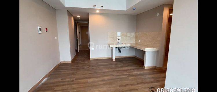 Dijual CEPAT apartemen Holland Holland Village 2 Kamar Tidur Baru Semi Furnished 1