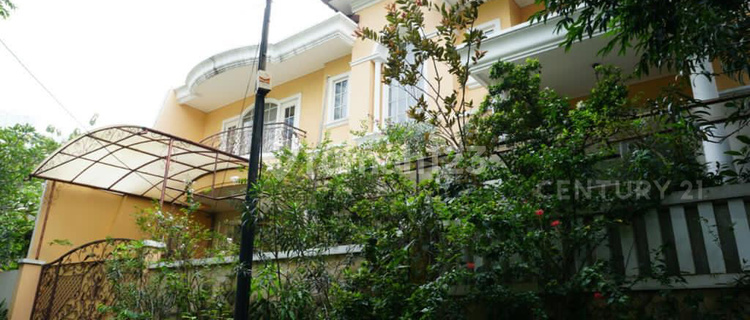 Rumah 2 Lantai Dalam Perumahan Yang Tenang Dekat Mega Kuningan 1