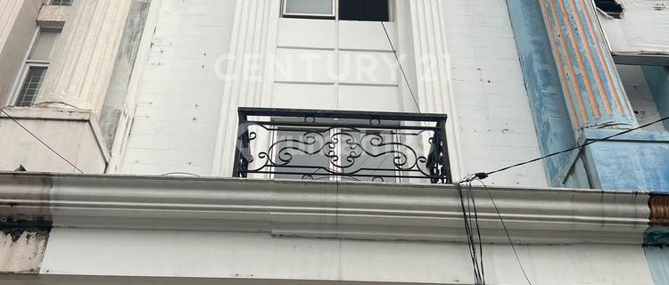 4-Story Shop House at Affordable Price on Main Road Pancoran, South Jakarta 1