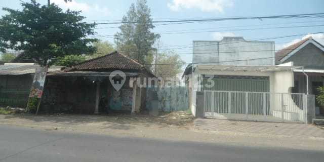0306.58 Auction of Shophouses on Kediri-Nganjuk Main Road in Tarokan, Kediri. 1