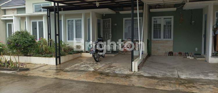 Rumah cantik di dalam Cluster 1