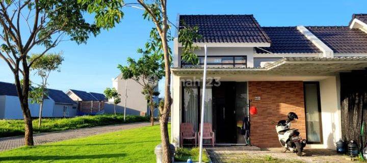 Rumah Hook Di Perumahan Redterracotta, Citra Grand, Semarang 1