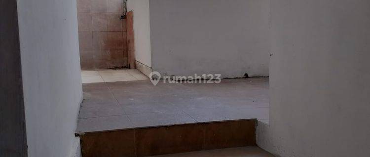 Disewakan Rumah Dekat Pasar Condong Catur Harga Rendah 1