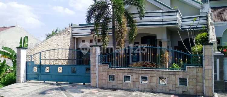 For Sale House Near Pakuwon Mall Suitable for Homestay and Boarding House 1